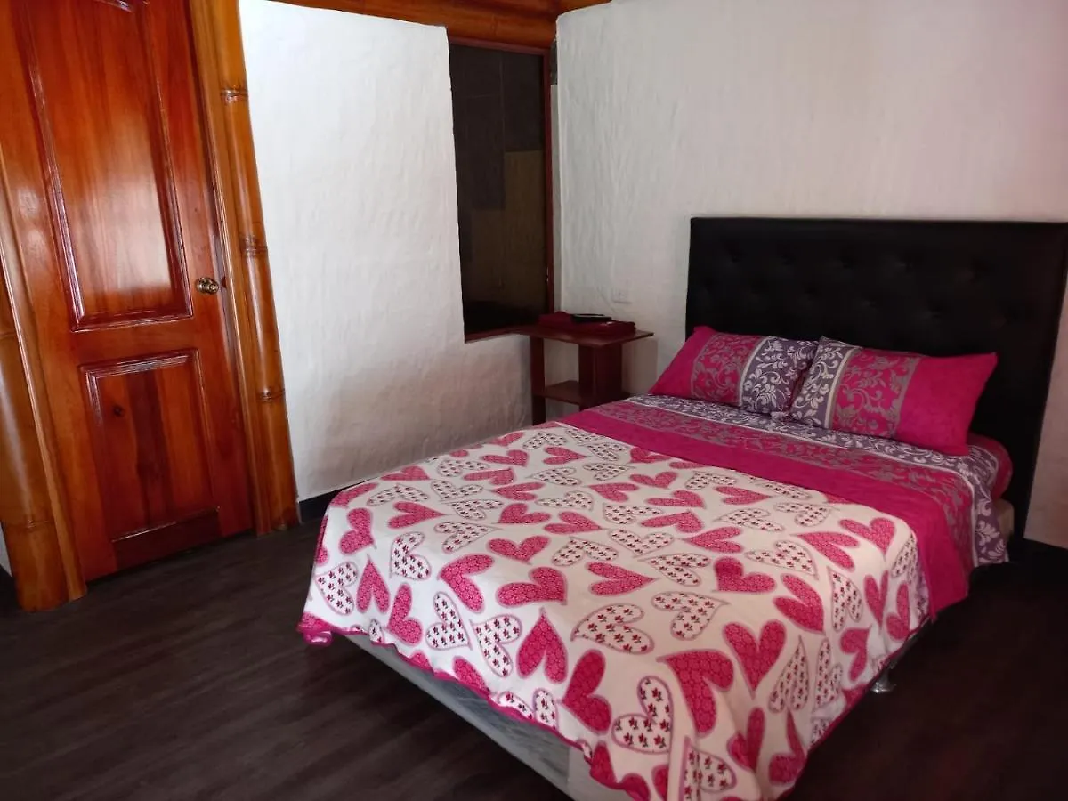 Hostal Aventura Quito Guest house
